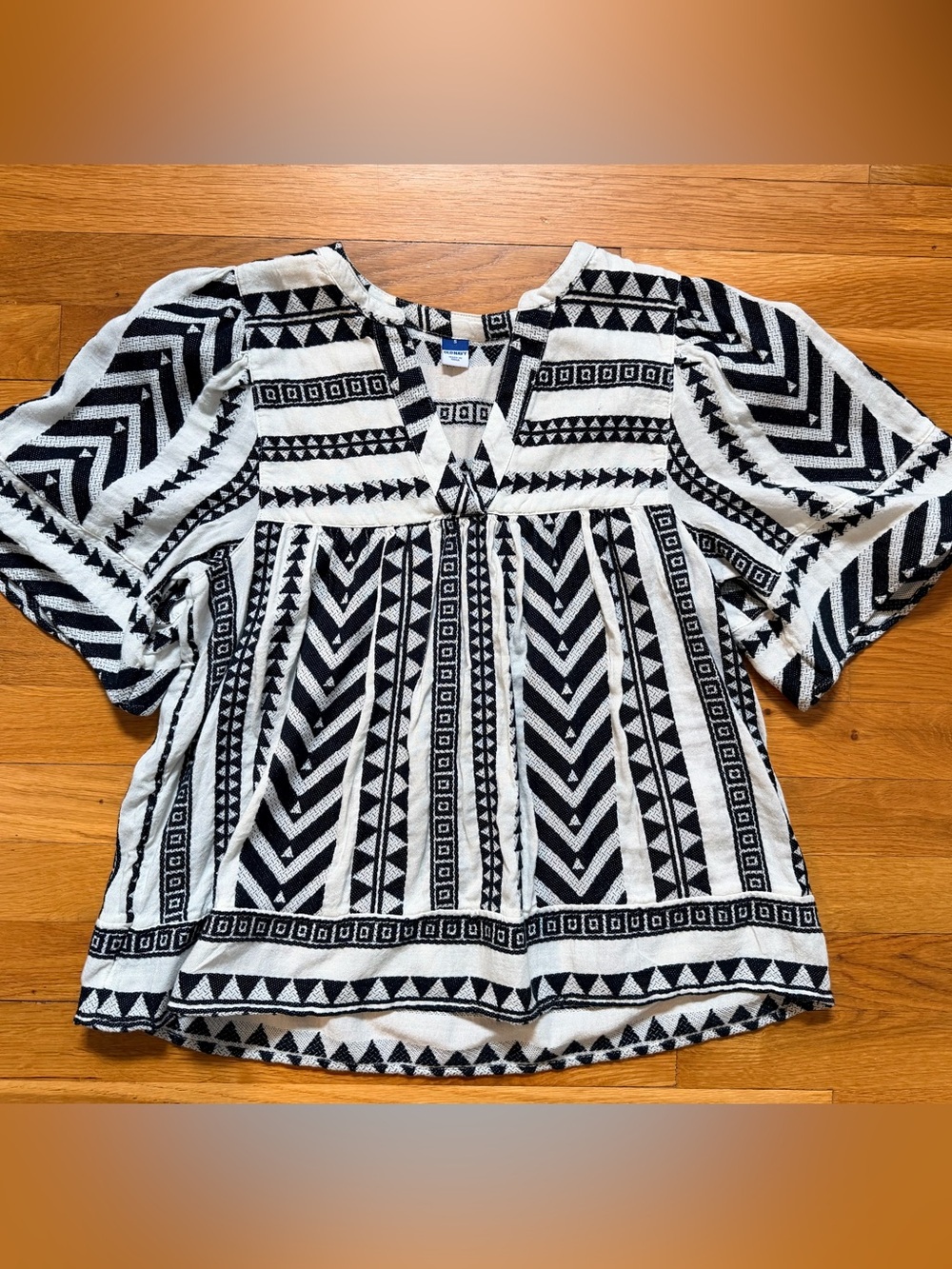 Old Navy Boho Geometric Print Blouse Black White Peasant Top Women’s Medium